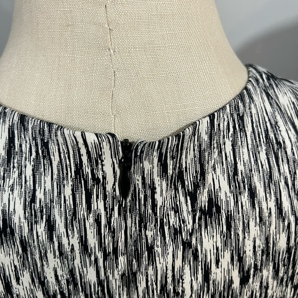 WHIT lib Sheath Dress Cocktail Black White Size 2 Sleeveless Career - Picture 12 of 14